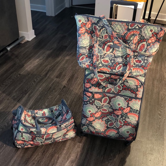 vera bradley luggage set